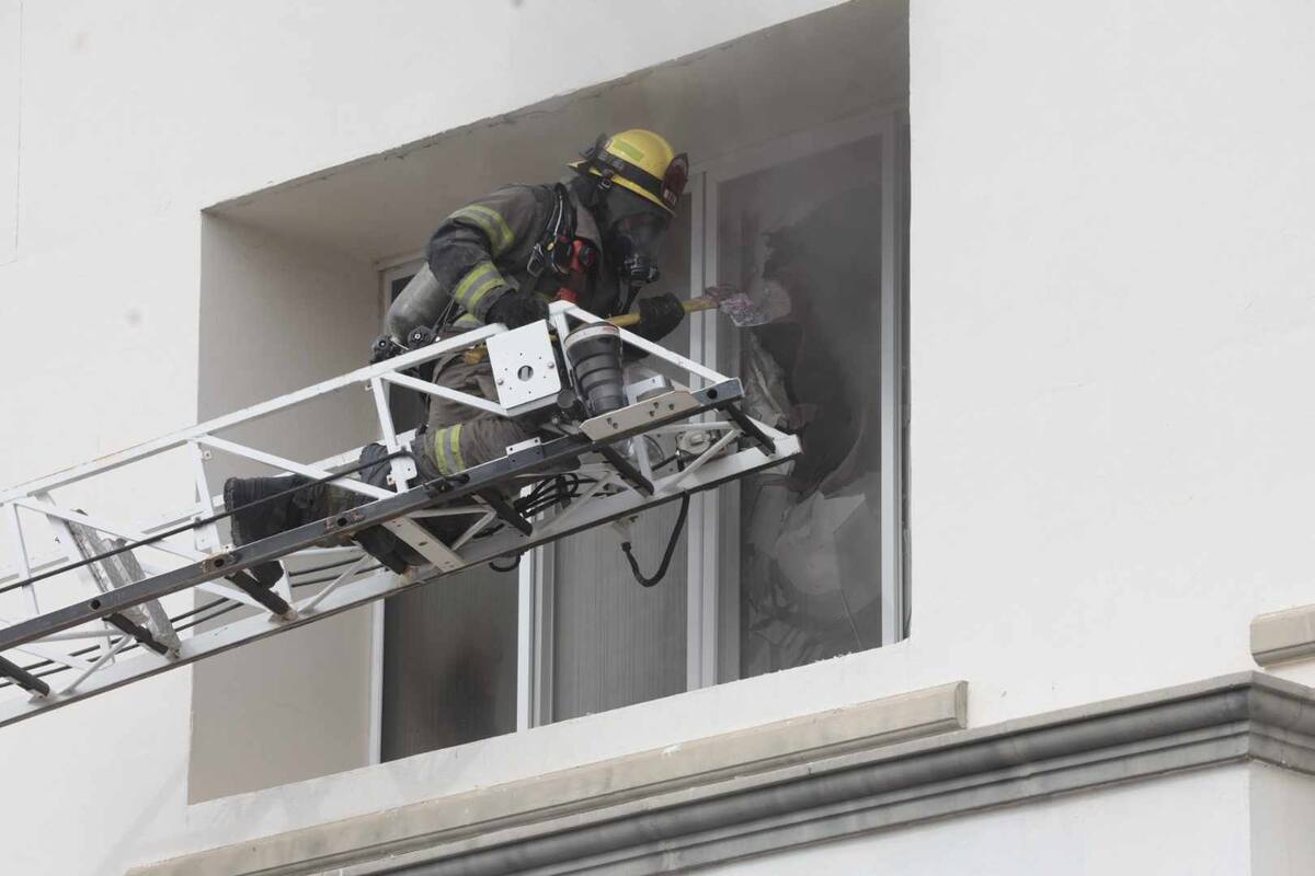 Se incendia edificio del Centro de Hermosillo, esto se reporta