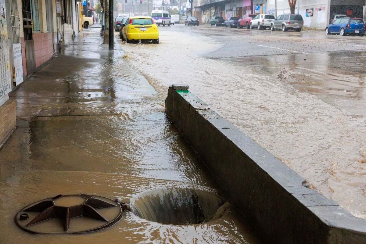 Advierten fallas en sistema pluvial de Tijuana y llaman a reforzar mantenimiento ante riesgo de deslaves
