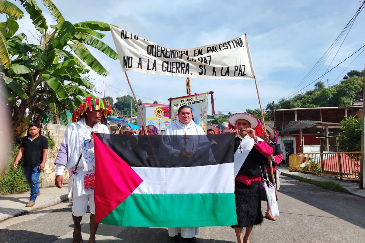 Fieles católicos se movilizan en Chiapas por la paz en Palestina y exigen alto al genocidio