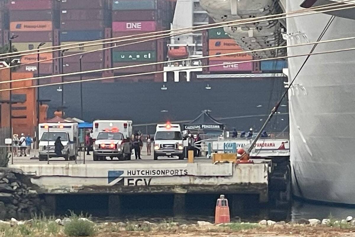 Desembarcan en Ensenada a 4 pasajeros de crucero por problemas de salud