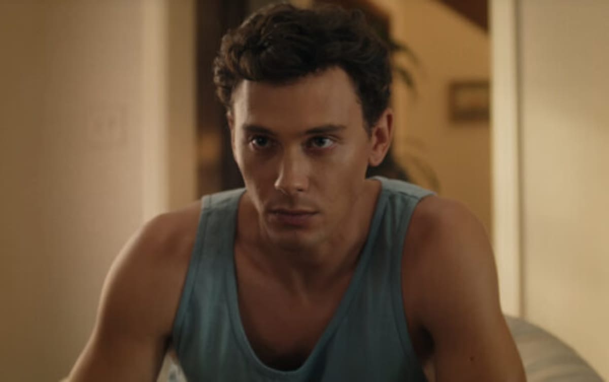 Cooper Koch como Erik Menendez.