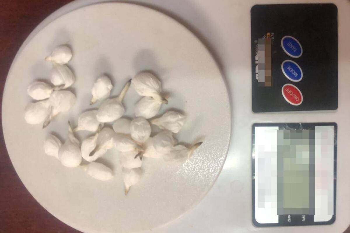 Arrestan a tres por posesión de drogas