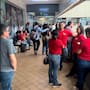 Maestros municipales mantienen plantón en Tijuana; denuncian retiro de interinatos