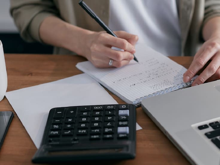 Hábitos pequeños que te permitirán mantener finanzas sanas a lo largo del año