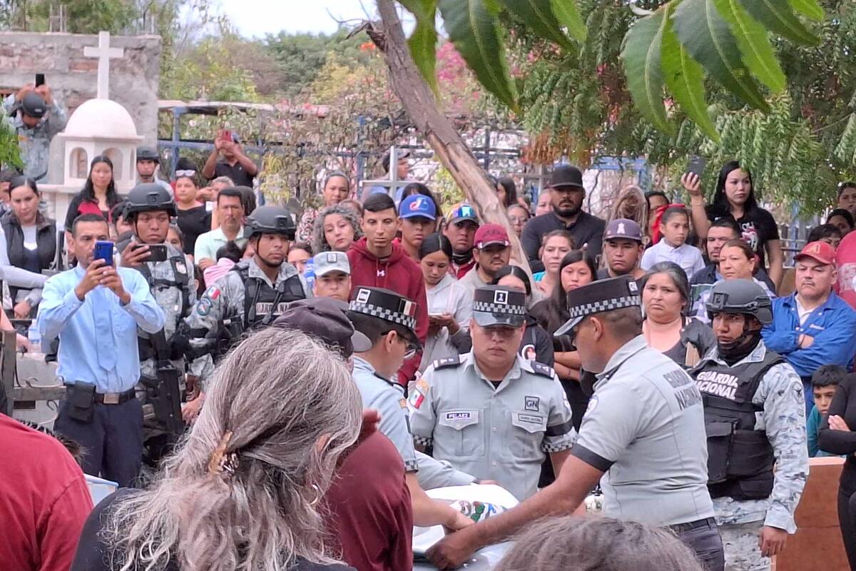 “Adiós, mi amor”; Despiden al soldado Carlos Omar en Cajeme