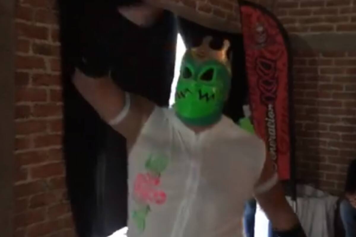 Luchador debuta bajo el nombre de "Coronavirus"