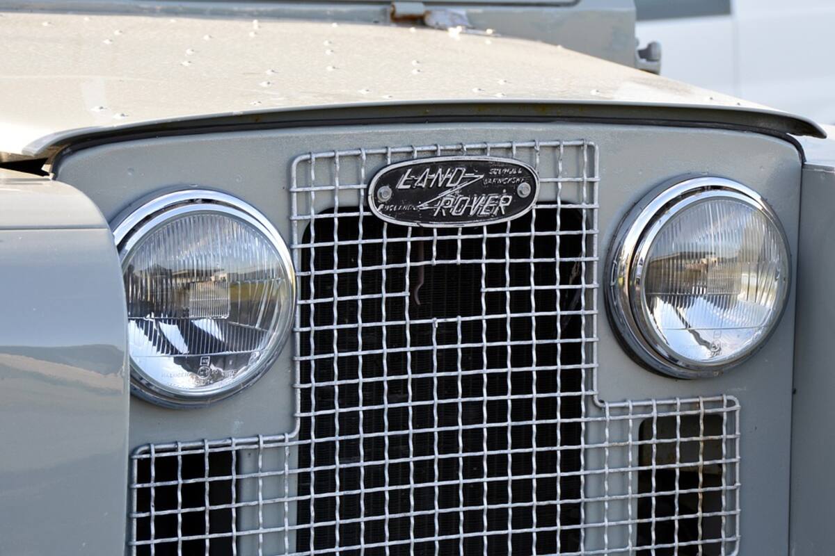 Imágenes de un cementerio de Land Rovers causan nostalgia entre los amantes de los autos