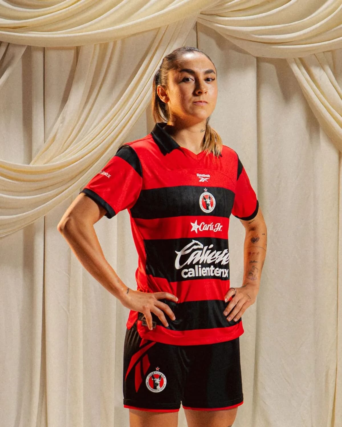 Uniforme principal del equipo femenil de Xolos de Tijuana. (Foto: @reebokmx)
