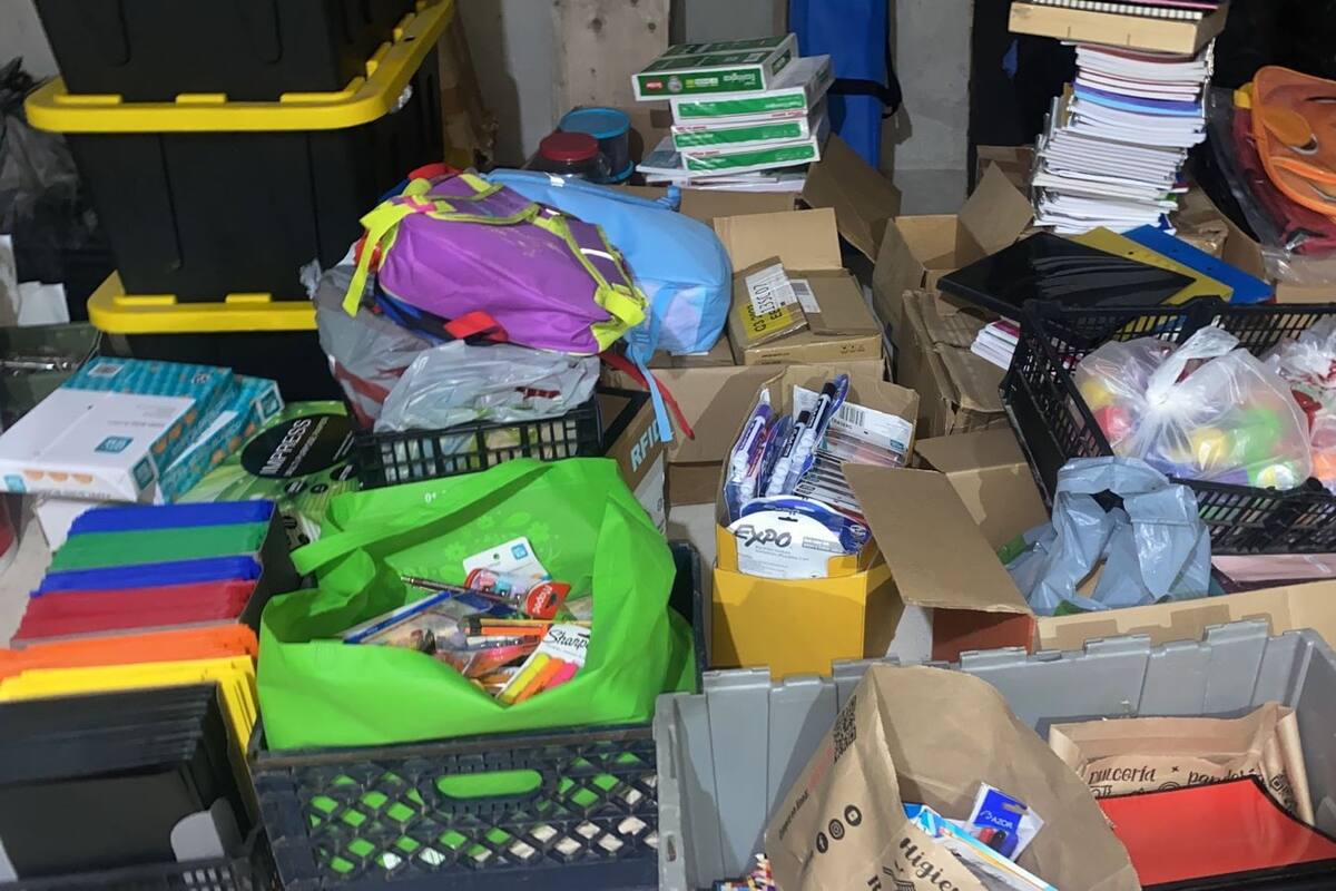 Jóvenes recolectaron útiles escolares para escuela en Valle de Guadalupe
