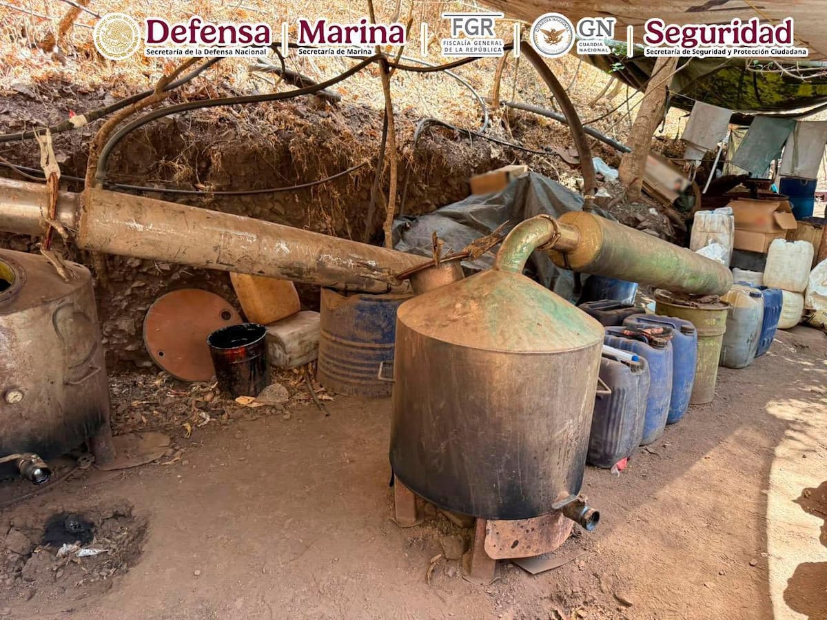Desmantelamiento de narcolaboratorio en Durango.