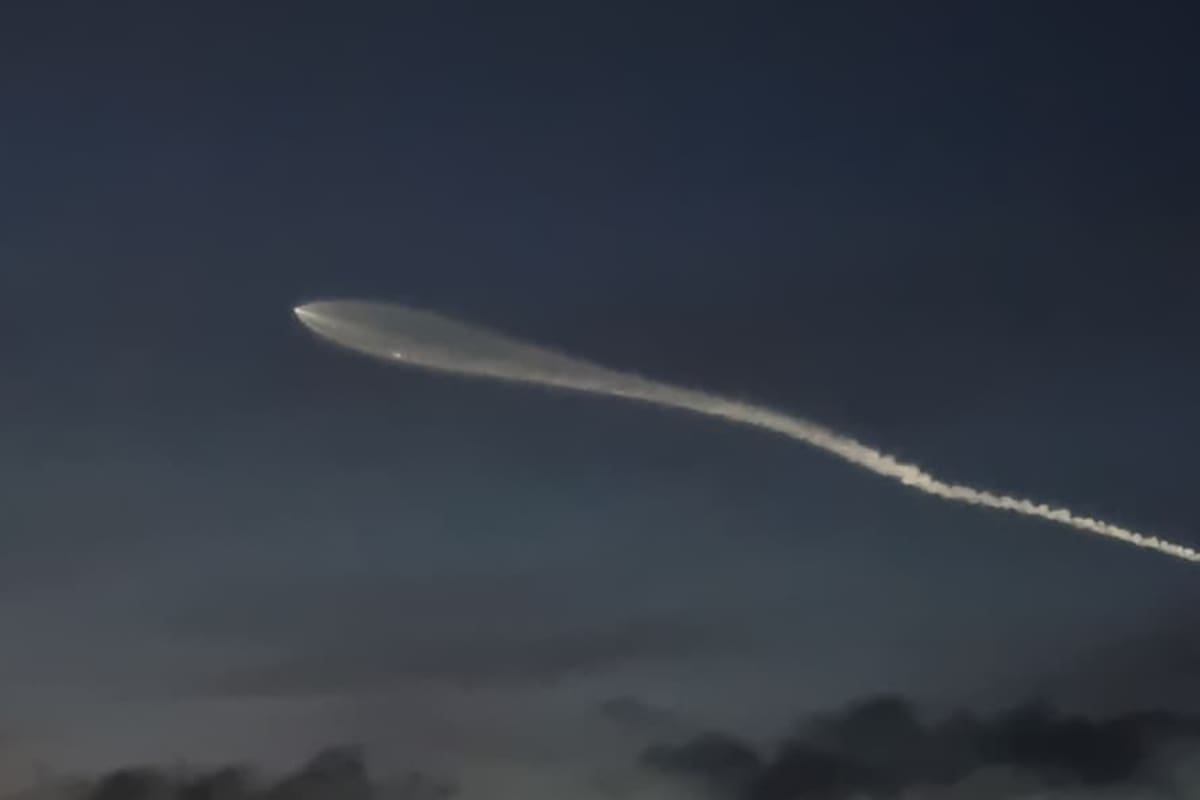 Avistamiento de Starlink ilumina el cielo al atardecer