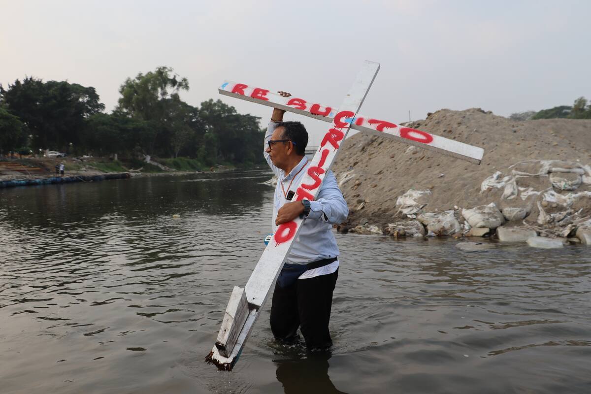 Representación del Viacrucis Migrante en la Frontera Sur de México