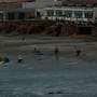 Rescatan a tres hombres inconscientes en el mar en Rosarito; uno fallece