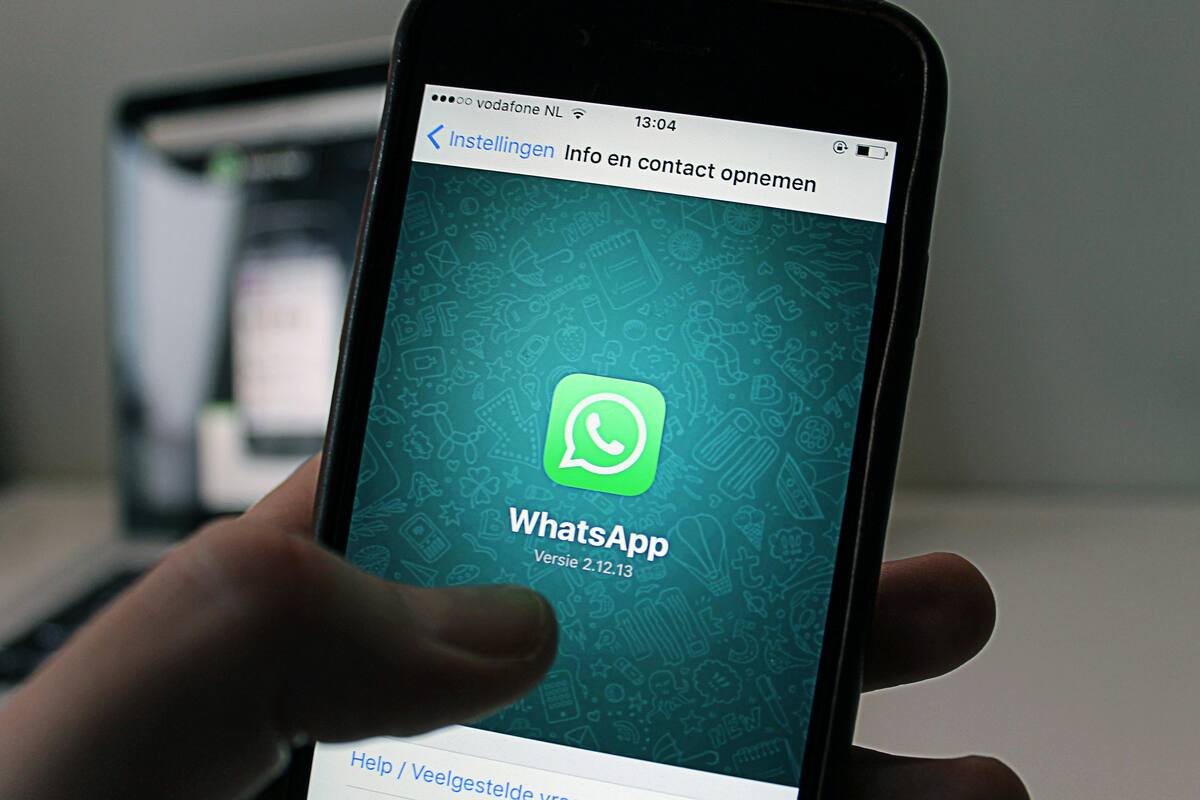 Estas son las formas más comunes en las que pueden estafarte por WhatsApp y cómo evitarlas