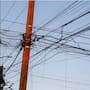 Empresas mantienen cableado sin utilidad en postes: Canacintra pide sancionar