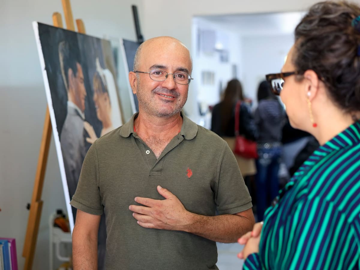 La participación del artista Pablo Castañeda, cuya obra se convierte en su principal fuente de comunicación la pintura, con más de 30 años de trayectoria su trabajo se conforma por elementos del entorno cotidiano l Foto: Juan J. Morales