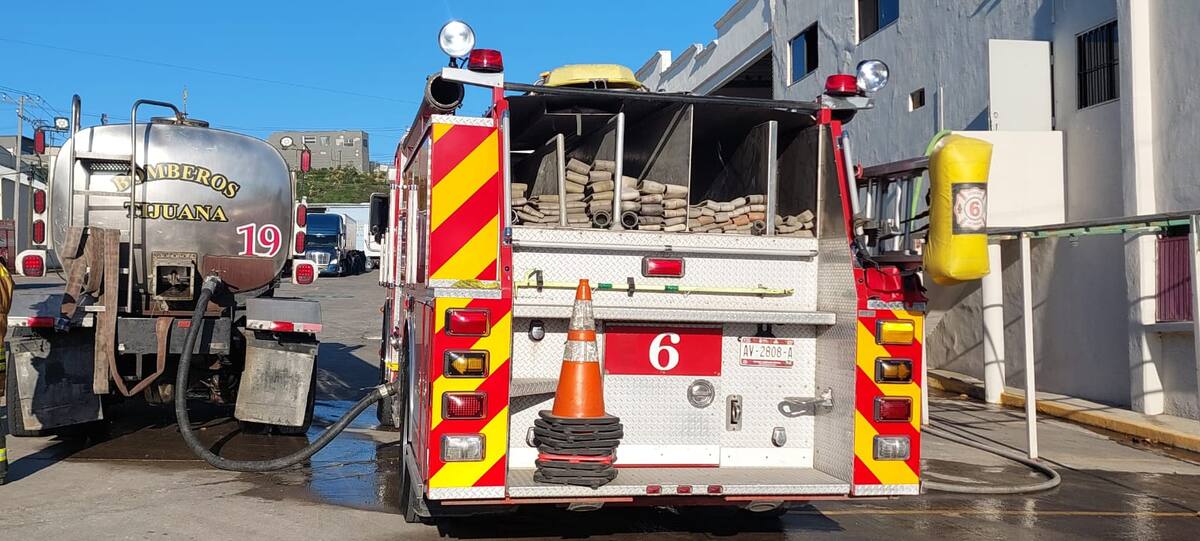 El incendio fue atendido por 15 elementos de la Dirección de Bomberos.