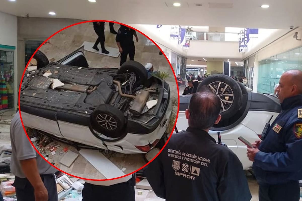 Camioneta se desploma desde el tercer piso de un estacionamiento en la CDMX