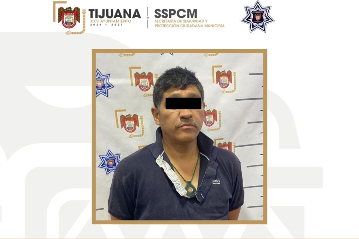 Detienen a sujeto armado que privó de la libertad a tres personas en una bodega