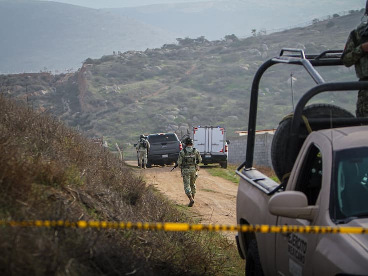 Localizan cadáver de una mujer en un cerro sobre la carretera libre Tijuana-Tecate