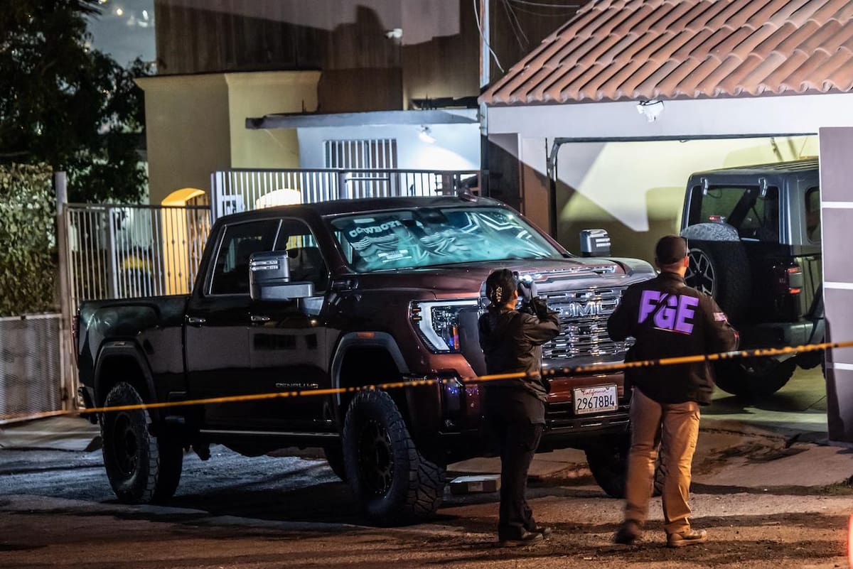 La víctima recibió al menos dos disparos y murió pese a ser trasladada al hospital. Foto: Border Zoom
