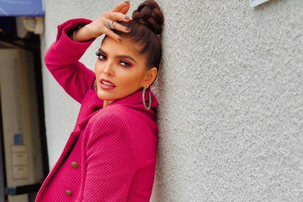 Ana Bárbara sorprende con 'look' "rockero"