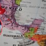 México y Colombia registran los salarios más bajos de la OCDE en 2026 con promedios de 21,239 dólares anuales, una brecha crítica frente a los 106,532 dólares que perciben los trabajadores en Suiza