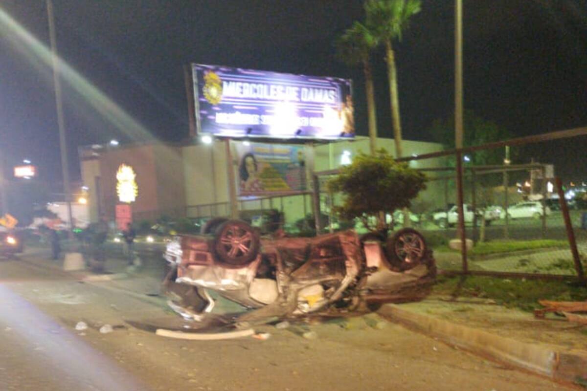 Muere automovilista en volcadura