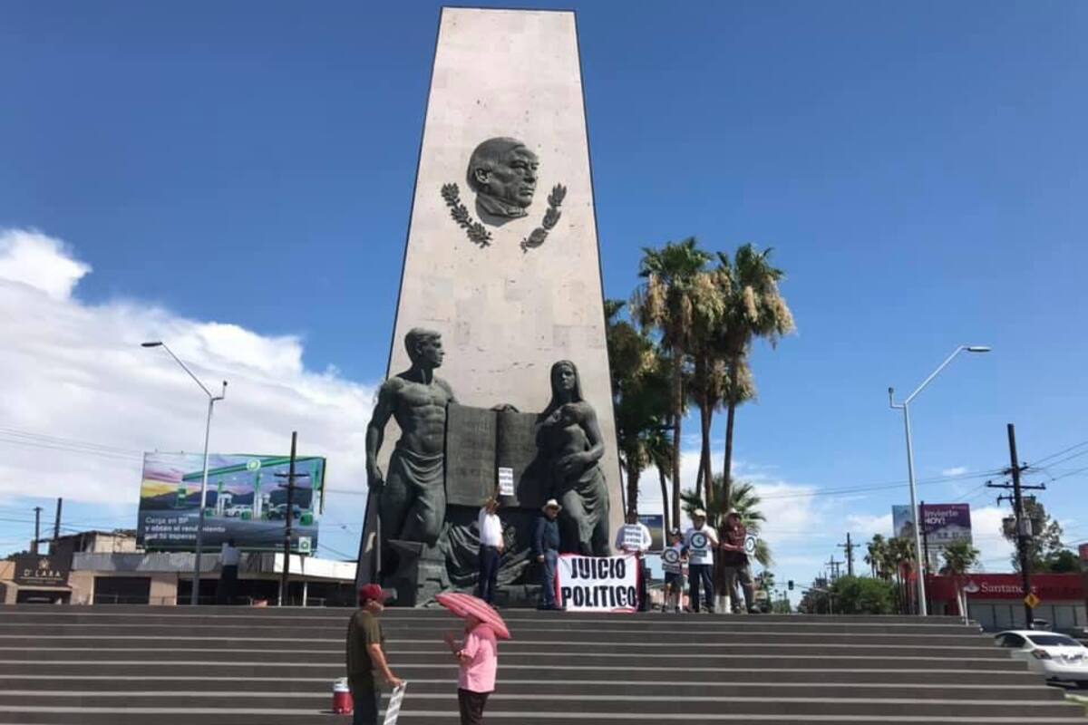 Acuden pocos a marcha contra AMLO