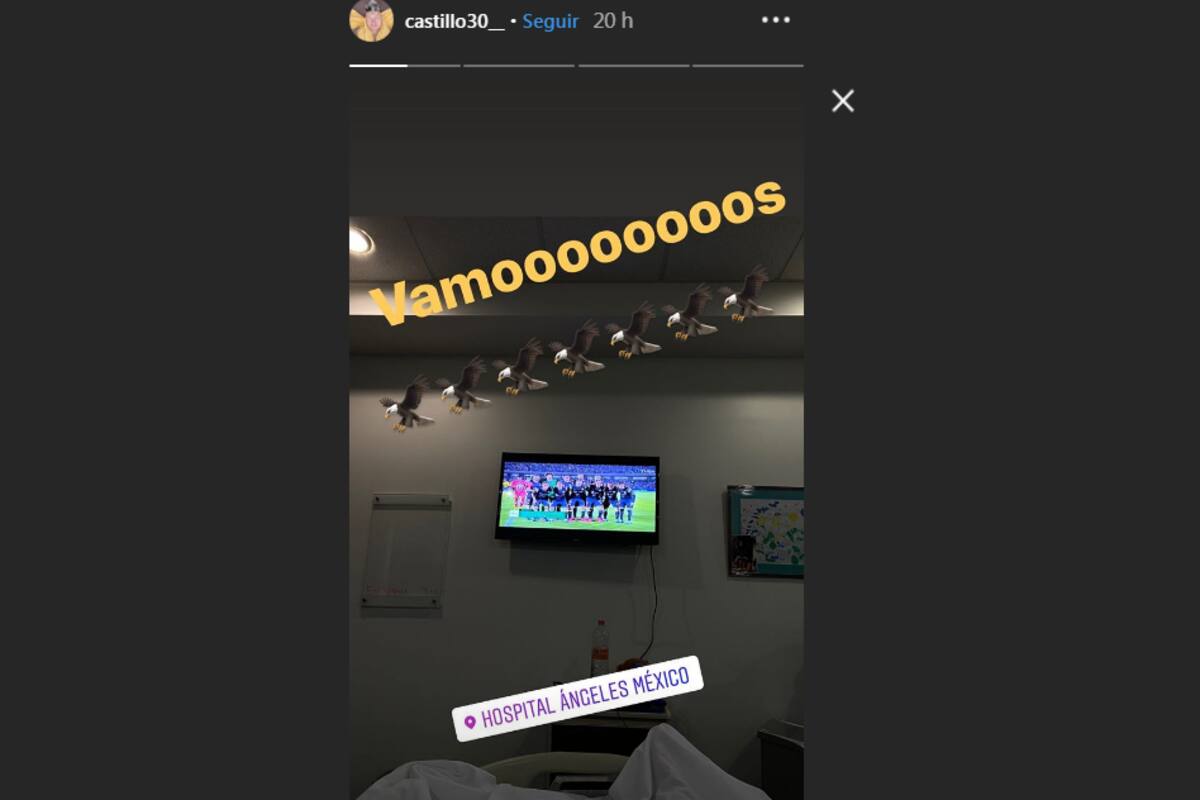 Nicolás Castillo mostró su apoyo por su club en el "Clásico Capitalino"