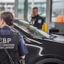 Alcohol, cigarros, medicamentos y hasta 10 mil dólares en efectivo: qué puedes cruzar a Estados Unidos por Nogales y qué debes declarar ante el CBP