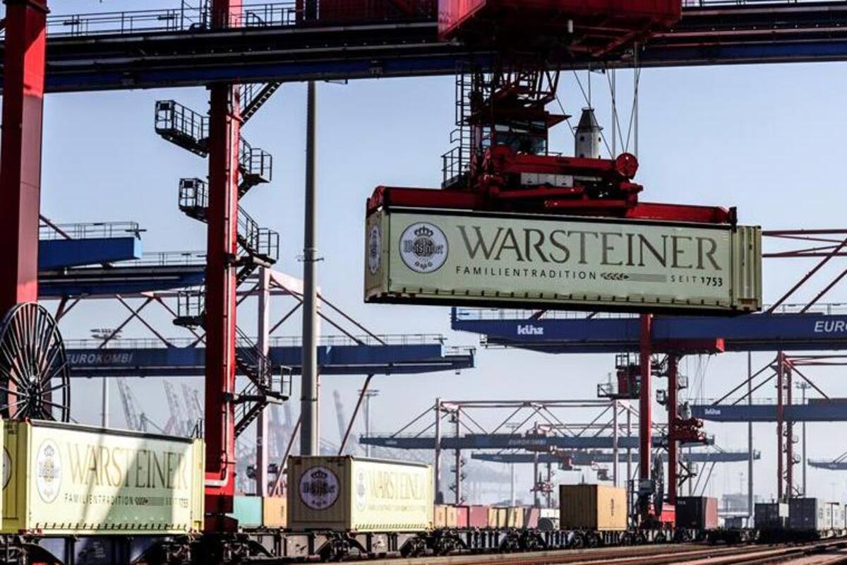 El déficit comercial de EU subió a 71.100 millones de dólares en febrero