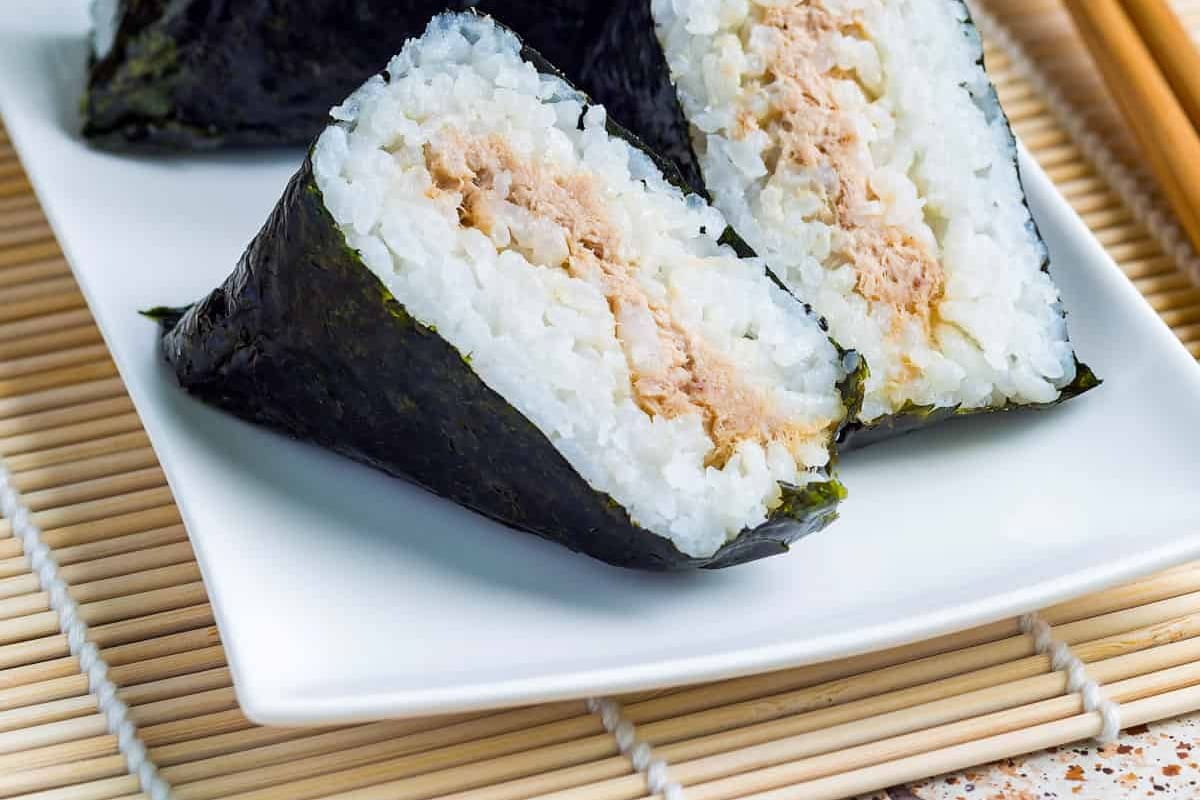 Descubriendo las mejores bebidas para acompañar la comida japonesa
