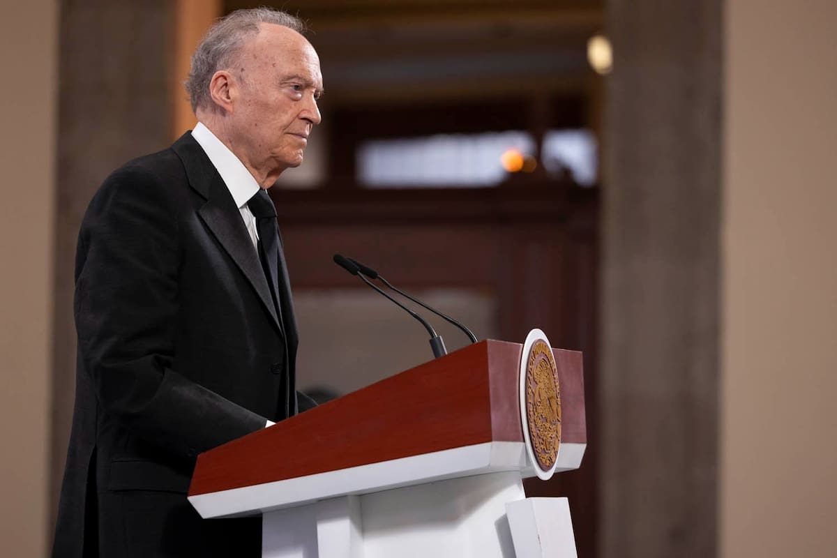 Alejandro Gertz Manero, el titular de la FGR, en la 'Conferencia del Pueblo' de la presidenta Claudia Sheinbaum. | Crédito: Presidencia