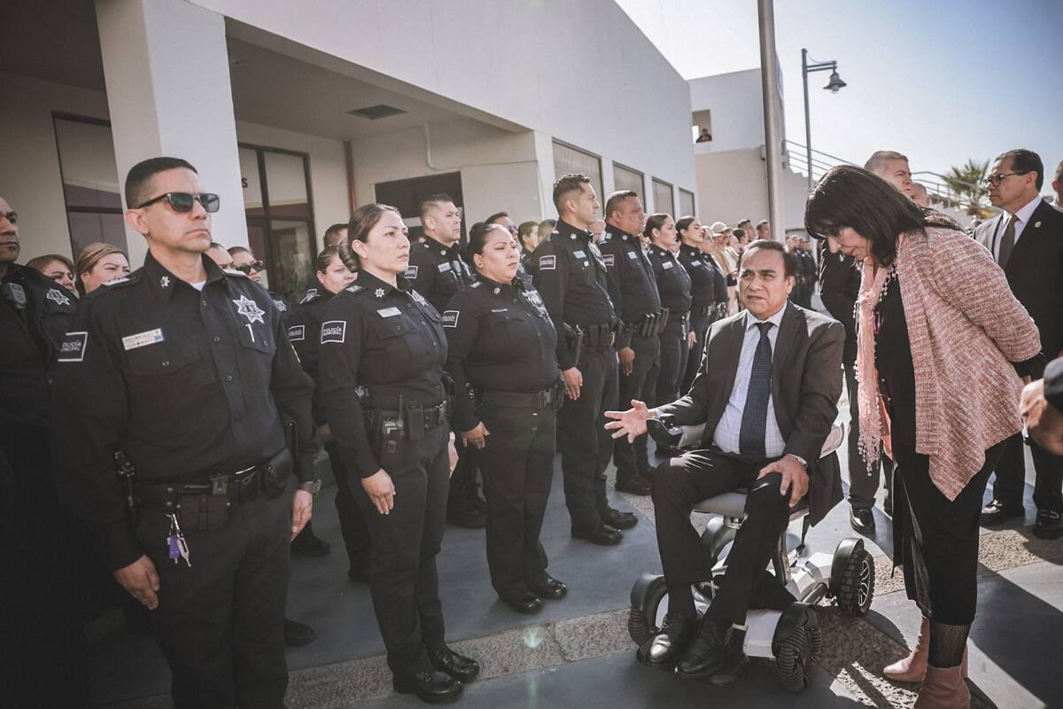 Le buscarán vivienda privada a Leyzaola