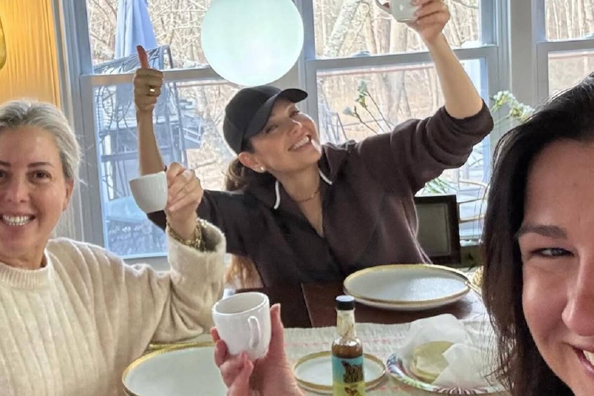 Thalía celebra tradición de Día de Reyes con amigas puertorriqueñas