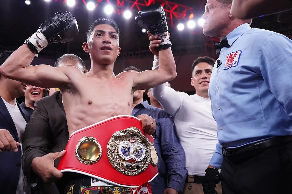 Ángel Ayala conquista el título FIB y se une a la actual lista de campeones mexicanos