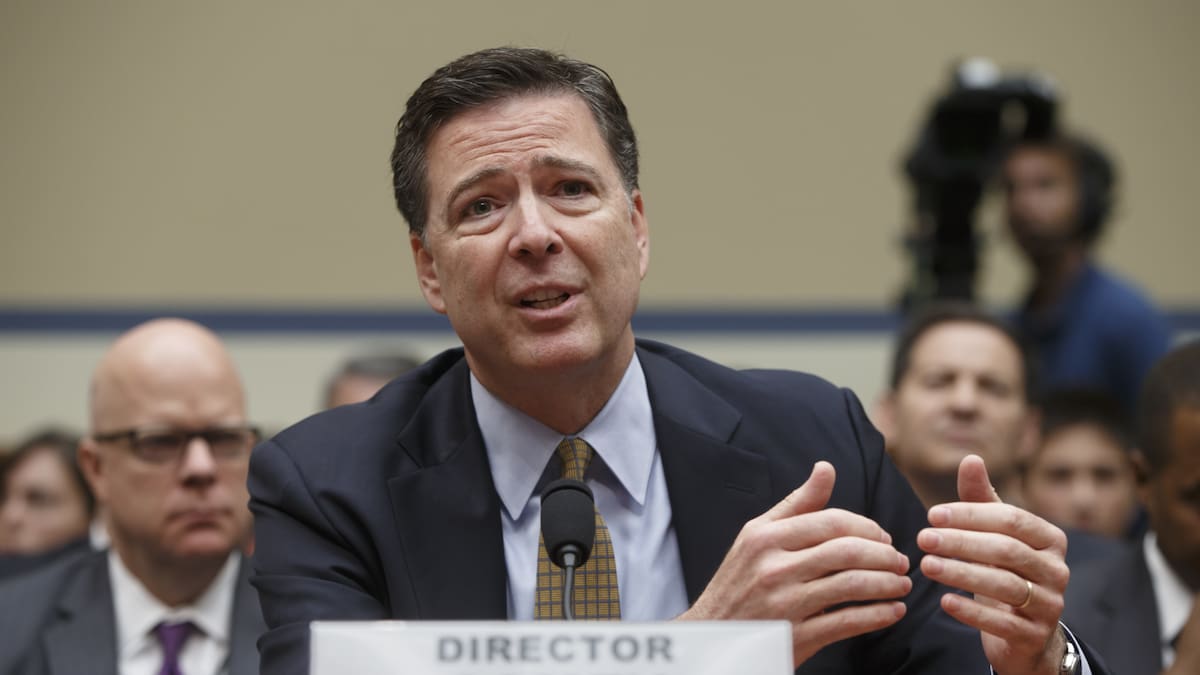 El exdirector del FBI James Comey solicita cancelar su comparecencia judicial tras ser acusado de presunta amenaza contra Donald Trump por una publicación en Instagram