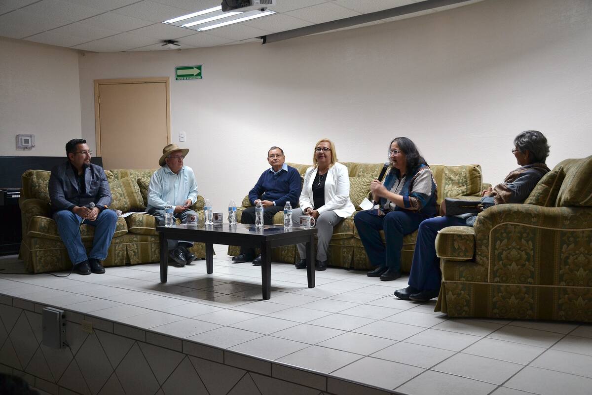 En el Departamento de Física se llevó a cabo un conversatorio.