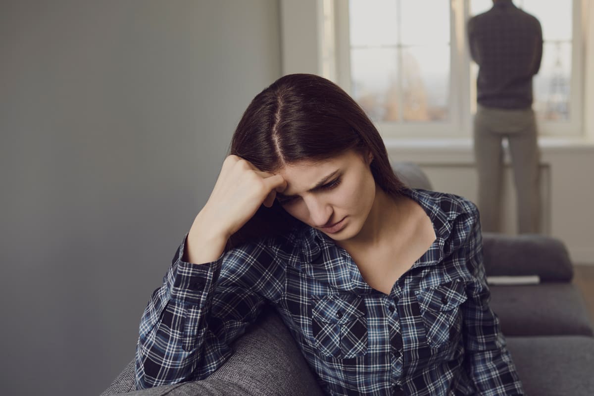 Cómo superar una relación en la que tu pareja ya no muestra interés, según la psicología