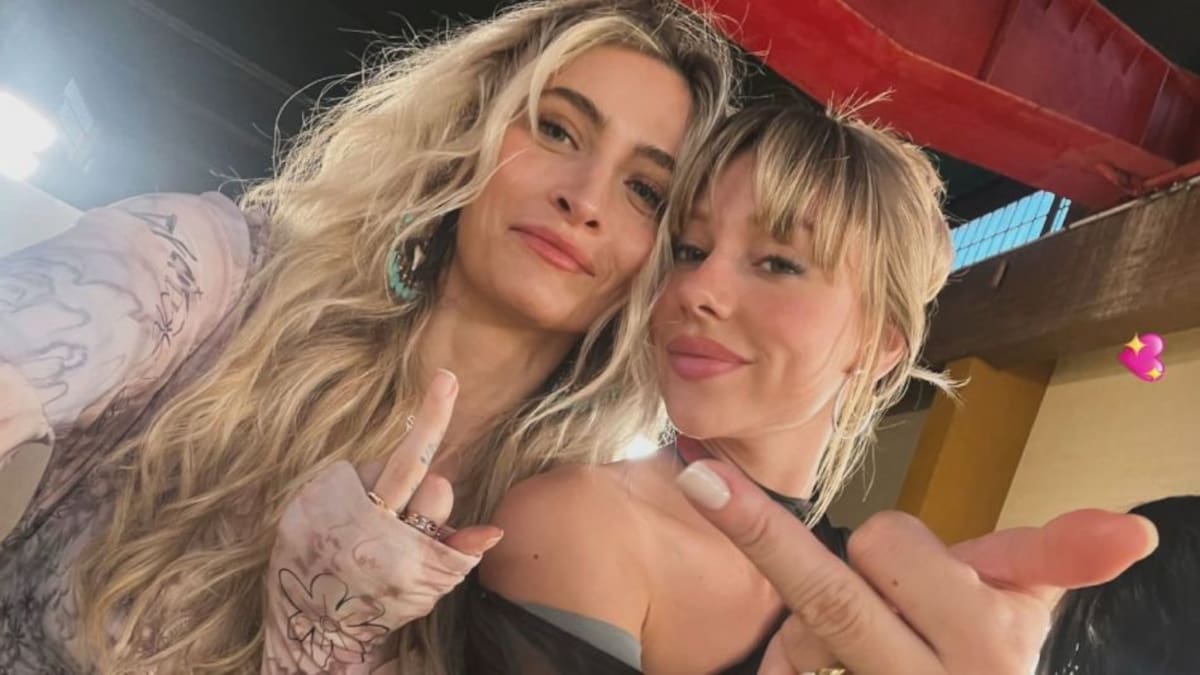 Paris Jackson y Ester Expósito se reencontraron poniendo fin a los rumores sobre una supuesta rivalidad.