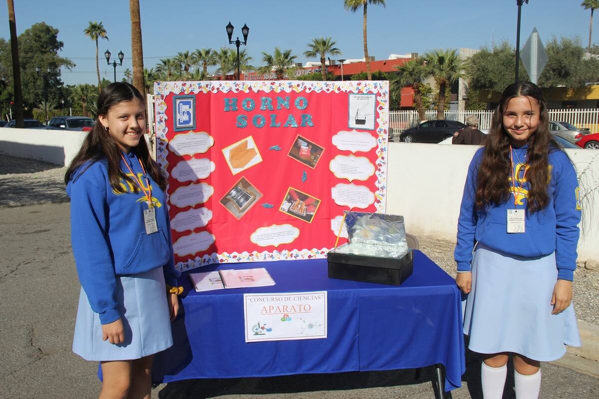 Jóvenes participan en concurso de ciencia y tecnología