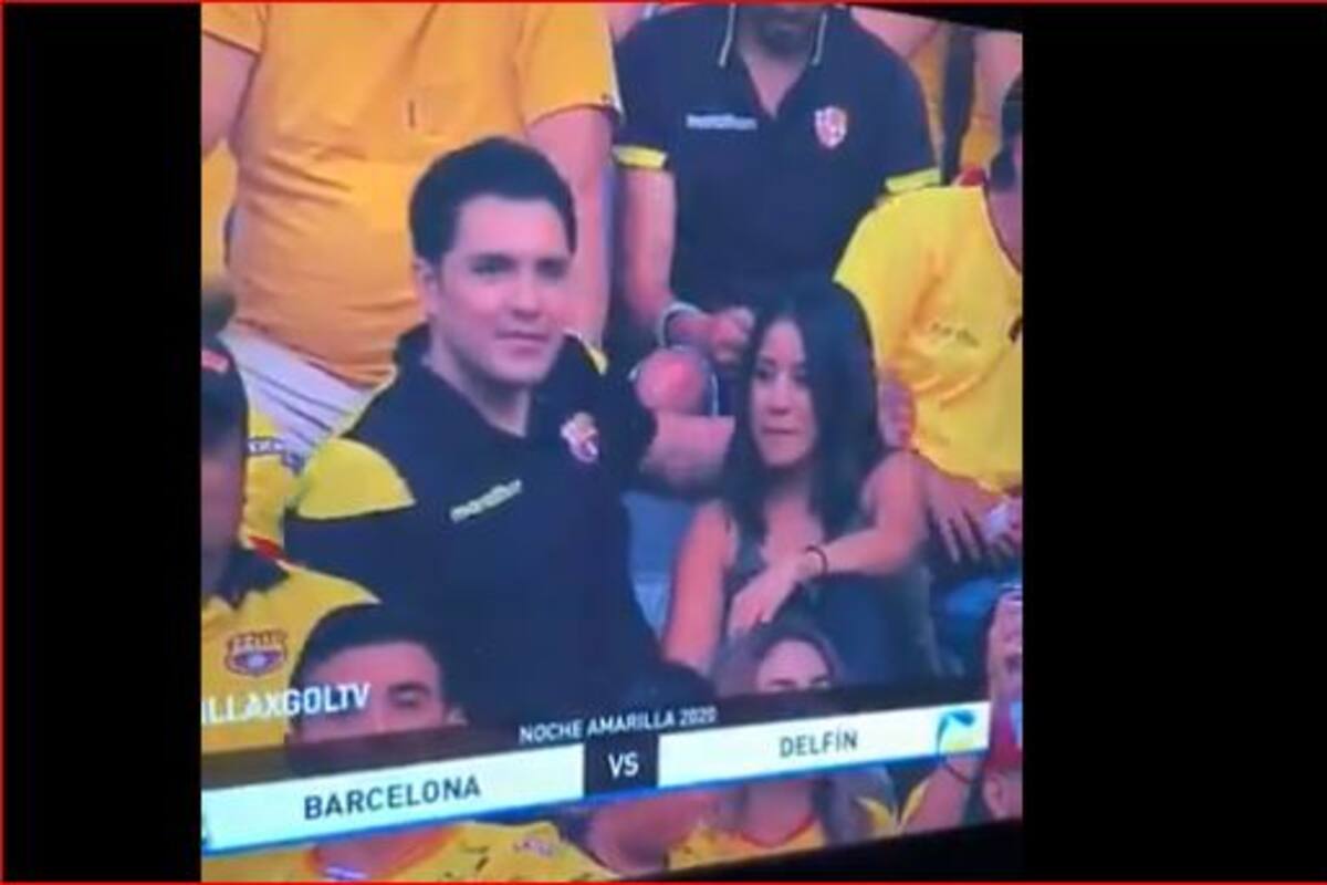 Supuesto infiel delatado por la “kiss cam” le habría llevado flores a su verdadera novia antes