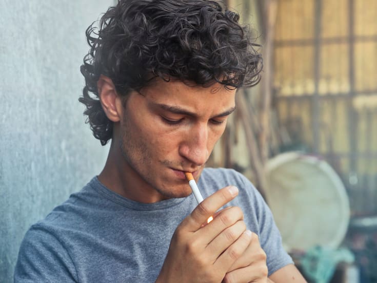 Fumar en la adolescencia paterna puede acelerar el envejecimiento de los hijos, según estudio