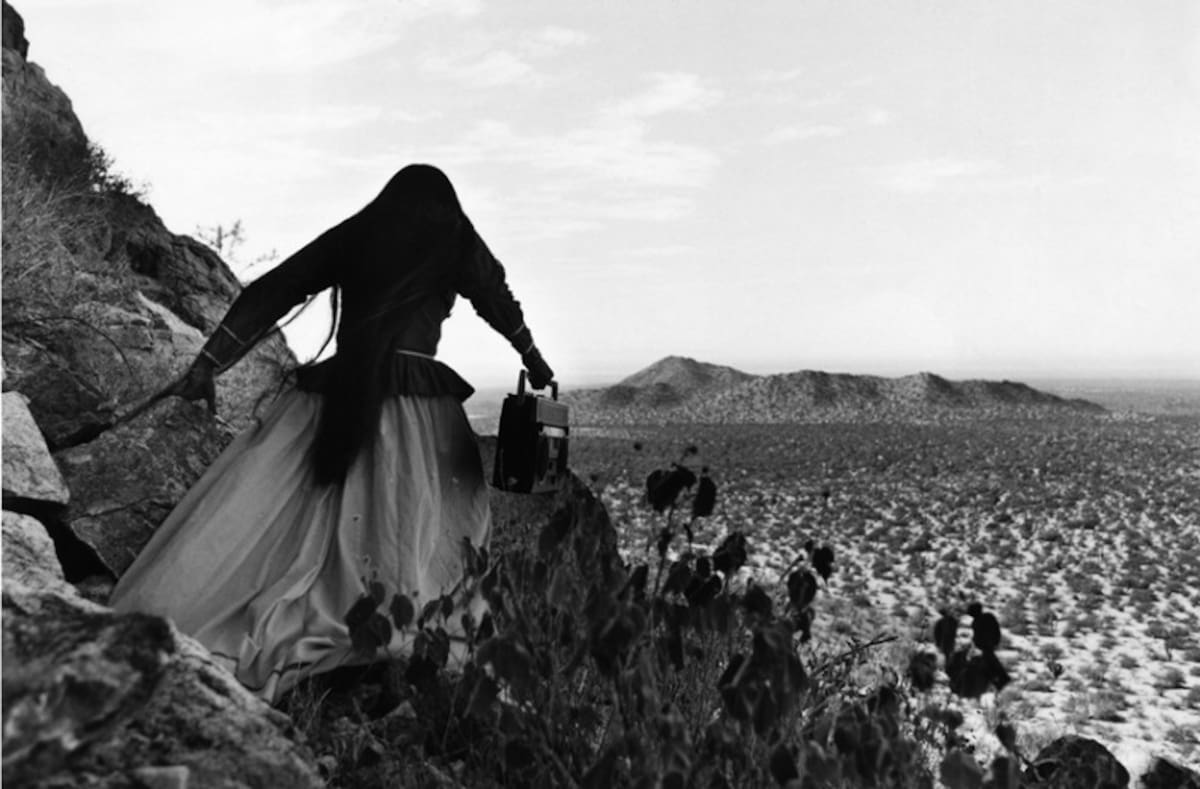 Mujer Ángel. Una de las imágenes favoritas capturadas por la fotógrafa, la cual documentó a la comunidad Comca'ac de Sonora. /Foto: Graciela Iturbide.