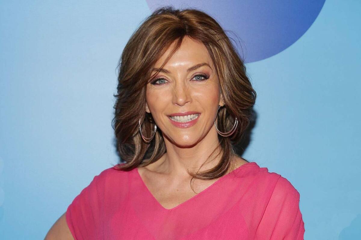 "Respeto a los demás": Laura Flores abandona vuelo por posible contagio de Covid-19