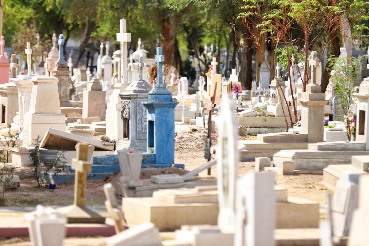 Panteones abrirán al 30% en Día de las Madres