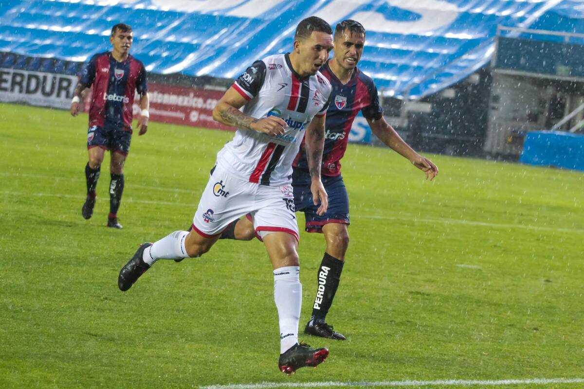 Tras 2 años y dos operaciones de rodilla, regresó Raí Villa