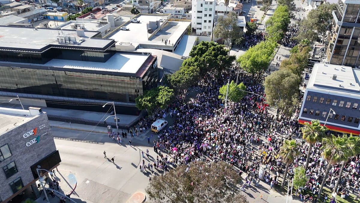 l Miles de mujeres participaron en las marchas convocadas en los municipios de Baja California. Foto: Carlos Cruz