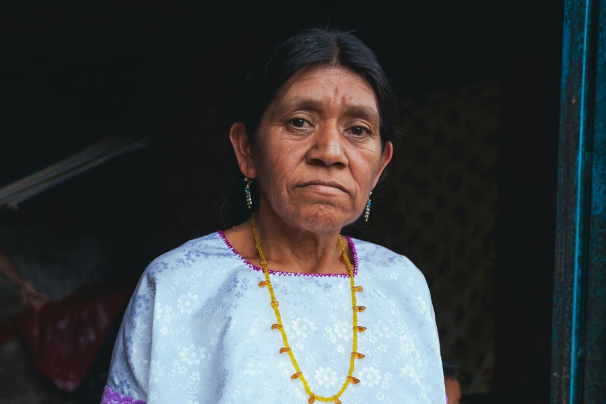 Inconsistencias comunes en trámites si solo tienes un apellido